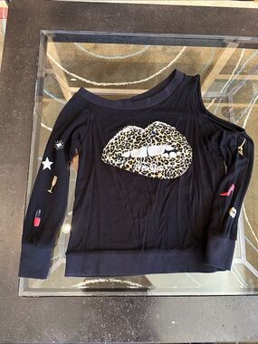 Lauren Moshi Black Off-Shoulder Sweatshirt with Leopard Lip Graphic